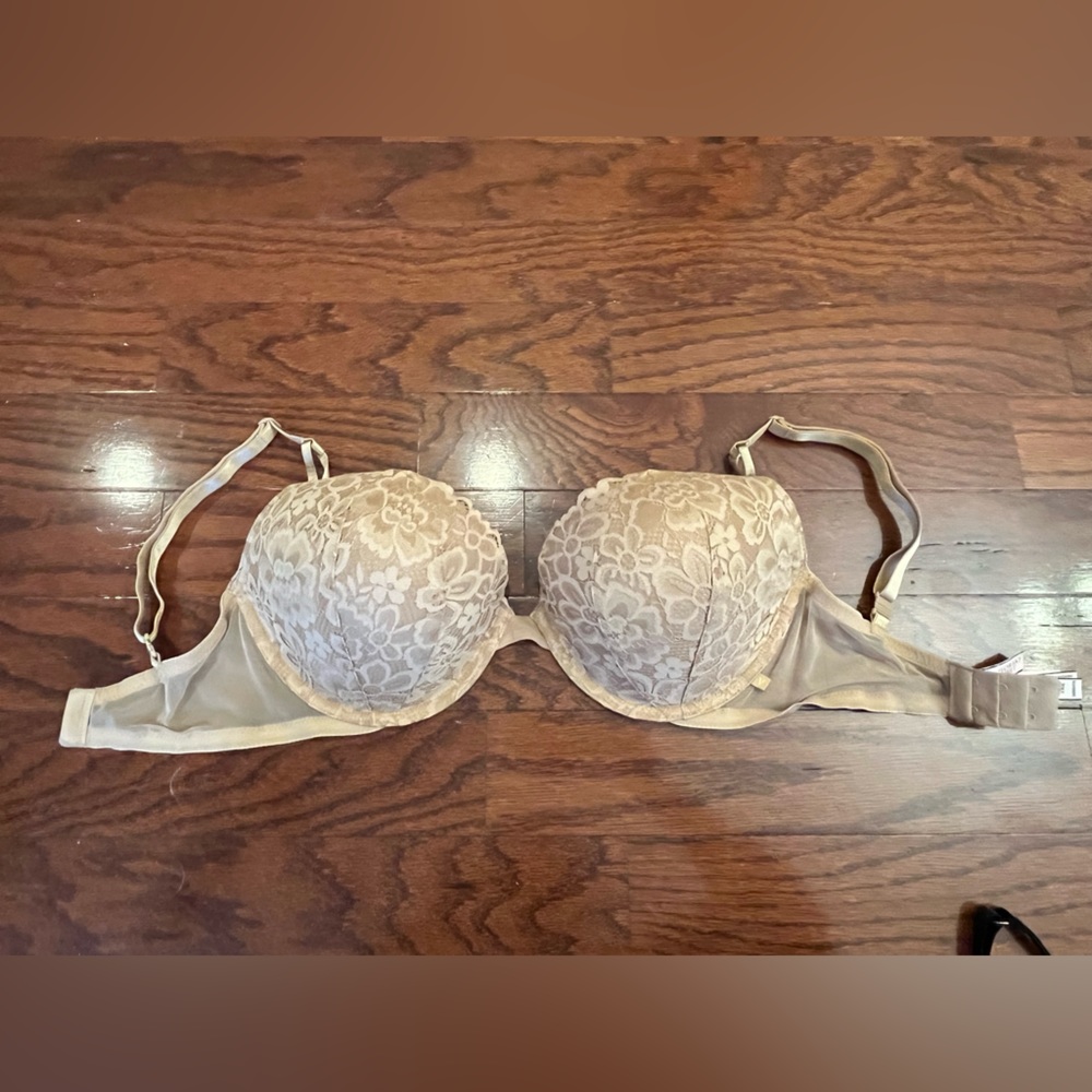 NWT Victoria's Secret 34DDD/F push-up bra